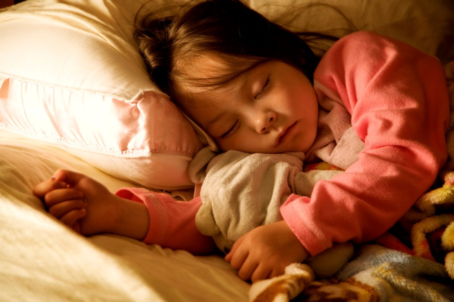 Видеть во сне ребенка значит. Спящий ребенок. Спящие малыши.